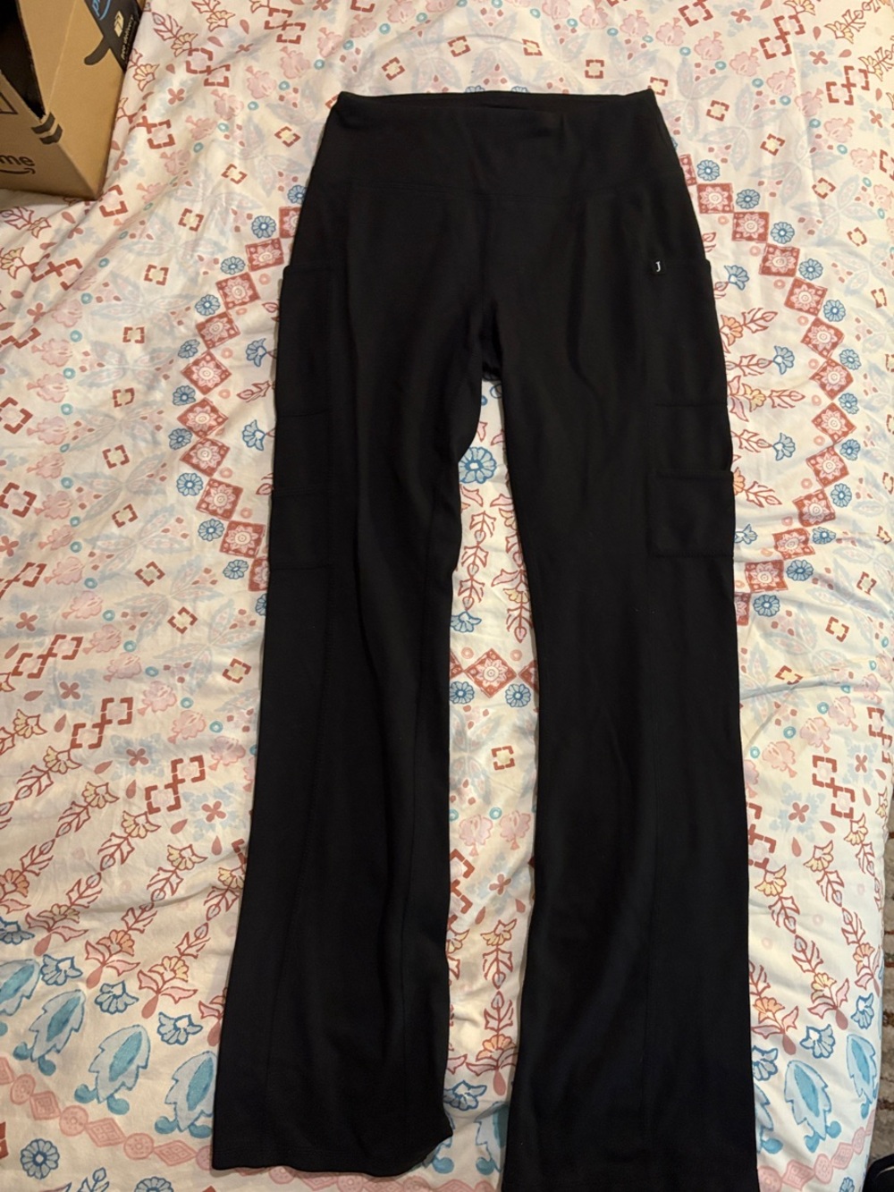 Jaanuu Black Boot Cut Scrub Pants with Side Pockets